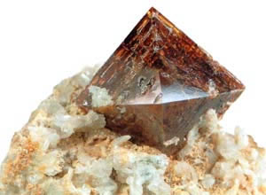 Натуральные камни и минералы. Циркон